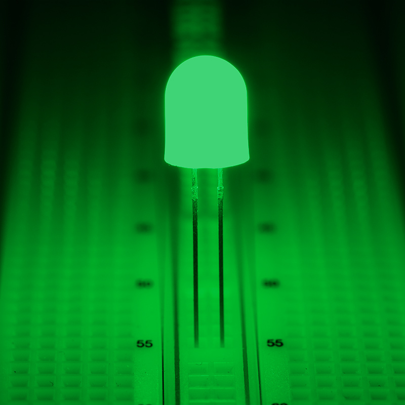 8mm Green LED - 510 nm - 360 Degree Viewing Angle Part Number : RL8-G50-360